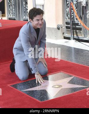 (170727) -- LOS ANGELES, 27. Juli 2017 -- Schauspieler Jason Bateman posiert während einer Star-Ehren-Zeremonie auf dem Hollywood Walk of Fame in Los Angeles, USA, 26. Juli 2017. Jason Bateman wurde am Mittwoch mit einem Star auf dem Hollywood Walk of Fame geehrt. (zy) US-LOS ANGELES-HOLLYWOOD-WALK OF FAME NickxUt PUBLICATIONxNOTxINxCHN Los Angeles Juli 27 2017 Schauspieler Jason Bateman posiert während einer Star Ehren Zeremonie AUF dem Hollywood Walk of Fame in Los Angeles die Vereinigten Staaten Juli 26 2017 Jason Bateman, was geehrt mit einem Star AUF dem Hollywood Walk of Fame ON Mittwoch, ZY, USA, Los Angele Stockfoto