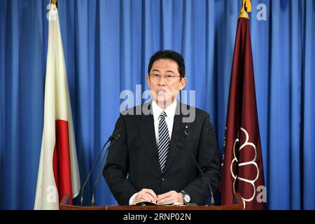 (170803) -- TOKIO, 3. August 2017 -- Fumio Kishida, Japans scheidender Außenminister und neuer Leiter des Policy Research Council der Liberal Democratic Party, spricht auf einer Pressekonferenz in Tokio, Japan, am 3. August 2017. Der japanische Premierminister Shinzo Abe ernannte am Donnerstag Veteranen-Verbündete, die ihm nahe stehen, zu Schlüsselrollen innerhalb der herrschenden Liberal Democratic Party, um die historisch niedrigen öffentlichen Unterstützungsquoten zu stärken und gleichzeitig die parteipolitischen Einflüsse innerhalb der Partei auszugleichen. ) (Jmmn) JAPAN-TOKYO-POLITICAL-CABINET MaxPing PUBLICATIONxNOTxINxCHN Tokio 3. August 2017 Fumio Kishida Japan S Outgoing F Stockfoto