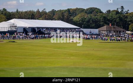 St. Andrews, Schottland. September 2023. Der Blick nach unten auf das 18. Abschlag während der Samstagsvierziege des Walker Cup 2023. Quelle: Tim Gray/Alamy Live News Stockfoto