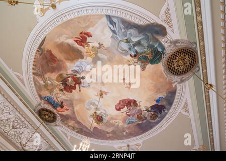 Deckenappotheose des Freskos von St. Maurice in der Celebration Hall des House of the Black Heads Interior - Riga, Lettland Stockfoto