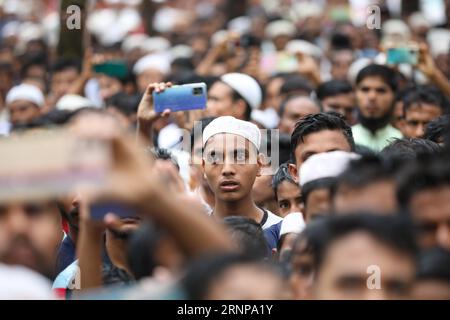 Am 25. August 2023 wurde der Rohingya-Tag mit einer Kundgebung im Kutupalong-Lager, Cox's Bazar, markiert, die eine schnelle Rückführung in ihre Heimat forderte. Stockfoto