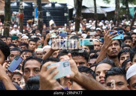 Am 25. August 2023 wurde der Rohingya-Tag mit einer Kundgebung im Kutupalong-Lager, Cox's Bazar, markiert, die eine schnelle Rückführung in ihre Heimat forderte. Stockfoto