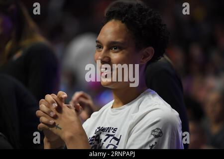 31. August 2023: Phoenix Mercury Center Brittney Griner (42) schaut vor einem WNBA-Spiel zwischen Phoenix Mercury und Connecticut Sun in der Mohegan Sun Arena in Uncasville, Connecticut, vorbei. Erica Denhoff/CSM Stockfoto