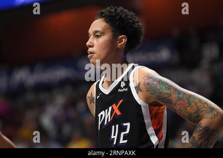 31. August 2023: Das Phoenix Mercury Center Brittney Griner (42) schaut während eines WNBA-Spiels zwischen dem Phoenix Mercury und der Connecticut Sun in der Mohegan Sun Arena in Uncasville, Connecticut. Erica Denhoff/CSM Stockfoto