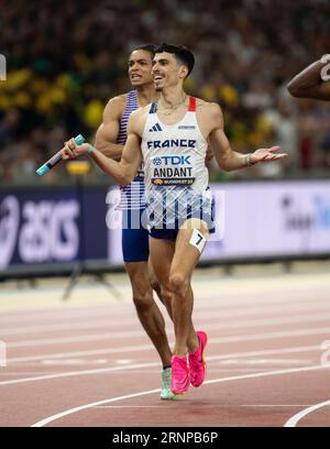 Téo Andant aus Frankreich nimmt am 9. Tag der Leichtathletik-Weltmeisterschaft Budapest am 27. August 2023 am 4x400-m-Staffelfinale der Männer Teil. Foto b Stockfoto