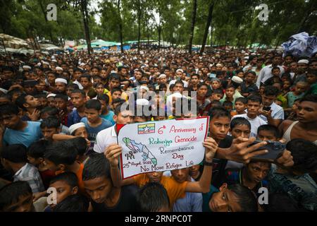 Am 25. August 2023 wurde der Rohingya-Tag mit einer Kundgebung im Kutupalong-Lager, Cox's Bazar, markiert, die eine schnelle Rückführung in ihre Heimat forderte. Stockfoto