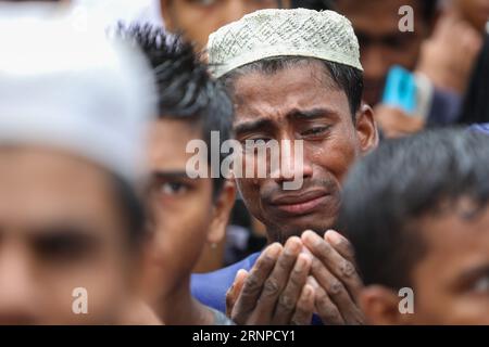 Am 25. August 2023 wurde der Rohingya-Tag mit einer Kundgebung im Kutupalong-Lager, Cox's Bazar, markiert, die eine schnelle Rückführung in ihre Heimat forderte. Stockfoto