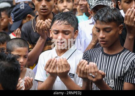 Am 25. August 2023 wurde der Rohingya-Tag mit einer Kundgebung im Kutupalong-Lager, Cox's Bazar, markiert, die eine schnelle Rückführung in ihre Heimat forderte. Stockfoto