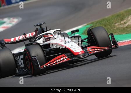 Monza, Italien. September 2023. MONZA, Italien, 2. September 2023; 20. Kevin MAGNUSSEN, DEN, Haas F1 Team, VF-23, F065-Motor, Parco di Monza, Autodromo, Formel 1, F1, großer Preis von Italien, GP d'Italie, Motorsport, Formel1, Honorarpflichtiges Foto, gebührenpflichtiges Bild, Copyright © Gabriele MOLETI/ATP Images (MOLETI Gabriele/ATP/SPP) Credit: SPP Sport Press Photo. Alamy Live News Stockfoto