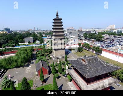 (170830) -- SHIJIAZHUANG, 30. August 2017 -- Foto aufgenommen am 30. August 2017 zeigt die Xumi-Pagode des Kaiyuan-Tempels in der antiken Stadt Zhengding County, nordchinesische Provinz Hebei. Die antike Stadt hier hat eine Geschichte von mehr als 1.600 Jahren. ) (lfj) CHINA-HEBEI-ANTIKE STADT (CN) ChenxQibao PUBLICATIONxNOTxINxCHN Shijiazhuang Aug 30 2017 Foto aufgenommen AM 30 2017. August zeigt die Pagode des Kaiyuan-Tempels in der ANTIKE Stadt Zhengding County Nordchina Provinz S Hebei die ANTIKE Stadt hier hat eine Geschichte von mehr als 1 600 Jahren lfj China Hebei Ancient Town CN PUBLICATIONxNOTxINxCHN Stockfoto