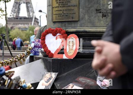 (170831) -- PARIS, 31. Aug. 2017 -- das Foto wird in Gedenken an die Prinzessin Diana in Paris, Frankreich am 31. Aug. 2017 gesehen. Die Menschen gedachten hier am Donnerstag an den 20. Jahrestag des tragischen Todes von Prinzessin Diana. Prinzessin Diana starb am 31. August 1997 bei einem Autounfall in einer Pariser Unterführung im Alter von 36 Jahren. FRANKREICH-PARIS-PRINZESSIN DIANA-GEDENKEN ChenxYichen PUBLICATIONxNOTxINxCHN Paris Aug 31 2017 Foto sind Seen in Gedenken an die Prinzessin Diana in Paris Frankreich AM 31 2017. August gedenken Prominente an den 20. Jahrestag des tragischen Todes von Prinzessin Diana hier AM Donnerstag Stockfoto