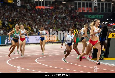 Natalia Kaczmarek aus Polen nimmt am 9. Tag der Leichtathletik-Weltmeisterschaft Budapest am 27. August 2023 am 4 x 400 m großen Staffelfinale der Frauen Teil Stockfoto
