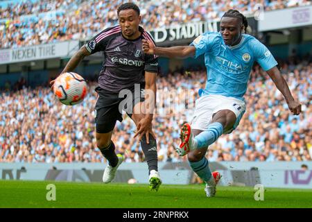 Jérémy Doku #11 von Manchester City in Aktion während des Premier-League-Spiels zwischen Manchester City und Fulham im Etihad Stadium, Manchester am Samstag, 2. September 2023. (Foto: Mike Morese | MI News) Credit: MI News & Sport /Alamy Live News Stockfoto