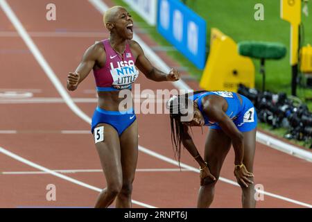 Shamier Little (USA) reagiert auf ihre Silbermedaillenzeit von 52,80 in den 400-Meter-Hürden während der Athletik-Weltmeisterschaften Budapest23 im Nati Stockfoto