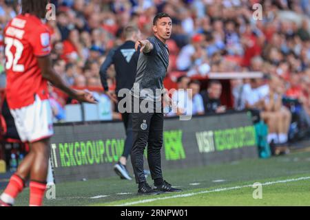 London, Großbritannien. September 2023. Fleetwood Town Manager Scott Brown zeigt während des Charlton Athletic FC vs Fleetwood Town FC Sky Bet EFL League One Match im Valley, London, Großbritannien am 2. September 2023 Credit: Every Second Media/Alamy Live News Stockfoto