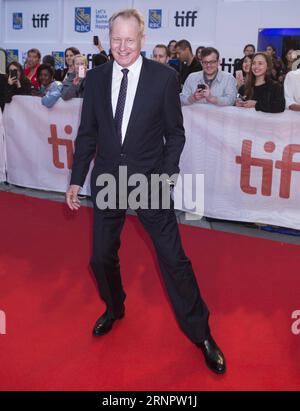 (170908) -- TORONTO, 8. September 2017 -- Schauspieler Stellan Skarsgard nimmt an der Premiere des Films Borg/McEnroe während des Toronto International Film Festival 2017 in Toronto, Kanada, am 7. September 2017 Teil. Das Toronto International Film Festival (TIFF) 2017 startete am Donnerstag mit rund 340 Filmen, die bis zum 17. September gezeigt wurden. CANADA-TORONTO-FILM FESTIVAL-OPENING ZouxZheng PUBLICATIONxNOTxINxCHN Stockfoto