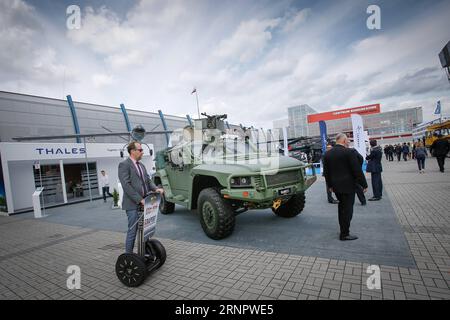 (170908) -- KIELCE (POLEN), 8. September 2017 -- ein gepanzerter Personentransporter wird auf der 25. Ausgabe der International Defense Industry Expo (MSPO) in Kielce, Polen, am 8. September 2017 ausgestellt. Die 25. Auflage der International Defense Industry Expo (MSPO), eine der größten militärischen Veranstaltungen in Europa, endete hier am Freitag. ) POLEN-KIELCE-INTERNATIONAL DEFENSE INDUSTRY EXPO JAAPXARRIENS PUBLICATIONXNOTXINXCHN Stockfoto