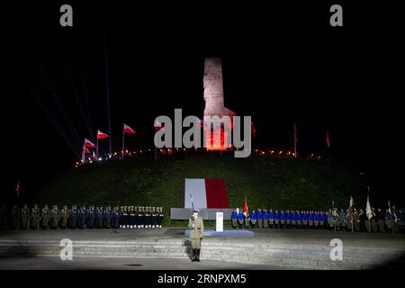 Danzig, Polen. September 2023. Allgemeine Ansicht des Denkmals für die Verteidiger der Westerplatte Küste, gesehen während des 84. Jahrestages des Ausbruchs des Zweiten Weltkriegs in Westerplatte. Am 84. Jahrestag des Ausbruchs des Zweiten Weltkriegs versammelten sich die Menschen in Polen auf der Westerplatte, um sich an diejenigen zu erinnern, die während einer der schrecklichsten Tragödien der Weltgeschichte getötet und misshandelt wurden. Die polnische Regierung organisierte die Jubiläumsveranstaltung, um die Menschen daran zu erinnern, dass der Weltkrieg nie wieder stattfinden darf. (Bild: © Mateusz Slodkowski/SOPA Images via ZUMA Press Wire) EDITORI Stockfoto