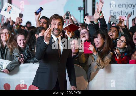 (170911) -- TORONTO, 11. September 2017 -- Schauspieler Javier Bardem posiert für Fotos mit Fans bei der nordamerikanischen Premiere des Films Mutter! Im Princess of Wales Theatre während des Toronto International Film Festival 2017 in Toronto, Kanada, 10. September 2017. ) (DJJ) KANADA-TORONTO-TIFF-MUTTER! ZouxZheng PUBLICATIONxNOTxINxCHN Stockfoto
