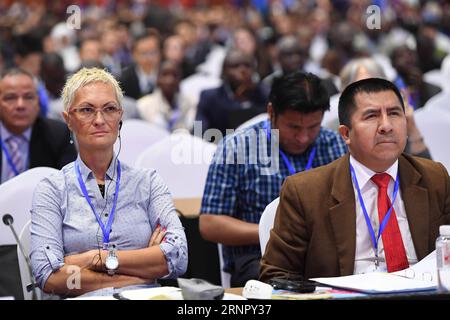 (170911) -- ORDOS, 11. September 2017 -- Delegierte nehmen an einem hochrangigen Treffen der 13. Tagung der Konferenz der Vertragsparteien (COP13) des Übereinkommens der Vereinten Nationen zur Bekämpfung der Wüstenbildung (UNCCD) in Ordos-Stadt, Nordchinas autonomer Region Innere Mongolei, Spet, Teil. 11, 2017. ) (Zkr) CHINA-COP13-UNCCD-OPEN(CN) DengxHua PUBLICATIONxNOTxINxCHN Stockfoto