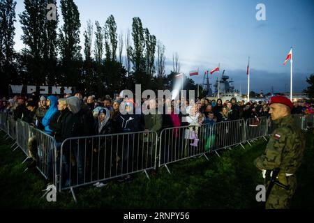 Danzig, Polen. September 2023. Zum 84. Jahrestag des Ausbruchs des Zweiten Weltkriegs versammeln sich Menschen auf der Westerplatte. Am 84. Jahrestag des Ausbruchs des Zweiten Weltkriegs versammelten sich die Menschen in Polen auf der Westerplatte, um sich an diejenigen zu erinnern, die während einer der schrecklichsten Tragödien der Weltgeschichte getötet und misshandelt wurden. Die polnische Regierung organisierte die Jubiläumsveranstaltung, um die Menschen daran zu erinnern, dass der Weltkrieg nie wieder stattfinden darf. (Bild: © Mateusz Slodkowski/SOPA Images via ZUMA Press Wire) NUR REDAKTIONELLE VERWENDUNG! Nicht für kommerzielle ZWECKE! Stockfoto