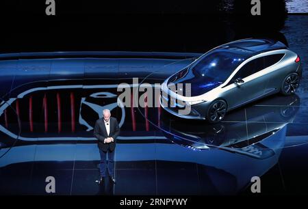 (170912) -- FRANKFURT, 12. September 2017 -- Foto aufgenommen am 12. September 2017 zeigt ein neu vorgestelltes Mercedes-Benz Concept EQA Auto auf der Bühne der Mercedes-Benz Pressekonferenz während der Internationalen Automobil Ausstellung (IAA) 2017 in Frankfurt am Main. ) (Zjl) GERMANY-FRANKFURT-MERCEDES-BENZ-EQA LuoxHuanhuan PUBLICATIONxNOTxINxCHN Stockfoto