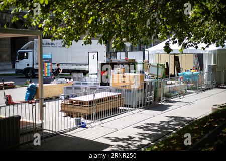 München, Deutschland. September 2023. In der Münchner Innenstadt werden am 2. September 2023 Vorbereitungen und Vorbereitungen für die Internationale Automobil-Ausstellung IAA Mobility durchgeführt. Die so genannten Open Spaces sollen die Bevölkerung einbeziehen, während in diesem Jahr nur Fachbesucher und die Presse auf dem Messegelände vertreten sein werden. (Foto: Alexander Pohl/SIPA USA) Credit: SIPA USA/Alamy Live News Stockfoto