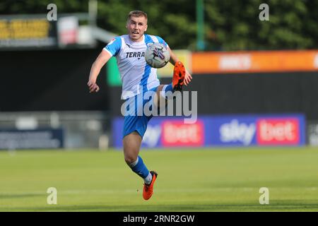 Barrows Dean Campbell in Aktion während des Sky Bet League 2-Spiels zwischen Harrogate Town und Barrow in der Wetherby Road, Harrogate am Samstag, den 2. September 2023. (Foto: Mark Fletcher | MI News) Credit: MI News & Sport /Alamy Live News Stockfoto