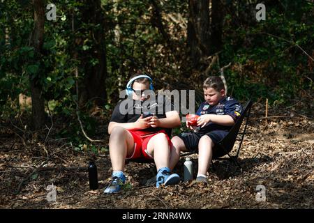 Monza, Italien. September 2023. Zuschauer, F1 Grand Prix of Italy beim Autodromo Nazionale Monza am 2. September 2023 in Monza, Italien. (Foto von HIGH TWO) Credit: dpa/Alamy Live News Stockfoto