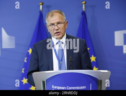 (170926) -- BRÜSSEL, 26. September 2017 -- der EU-Kommissar für Gesundheit und Lebensmittelsicherheit Vytenis Andriukaitis spricht auf einer Pressekonferenz nach einem Sondertreffen zur Diskussion der Fipronil-Krise in der EU-Kommission in Brüssel, Belgien, 26. September 2017. Im August 2017 wurde eine große Anzahl von Eiern aus den Niederlanden und Belgien mit dem toxischen Pestizid Fipronil gefunden.) (swt) BELGIEN-BRÜSSEL-EU-LEBENSMITTEL-SICHERHEITS-EIER YexPingfan PUBLICATIONxNOTxINxCHN Stockfoto