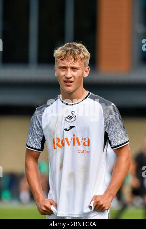 Swansea, Wales. 2. September 2023. Jacob Cook aus Swansea City während des Spiels der U18 Professional Development League Cup zwischen Swansea City und Cardiff City an der Swansea City Academy in Swansea, Wales, UK am 2. September 2023. Quelle: Duncan Thomas/Majestic Media/Alamy Live News. Stockfoto