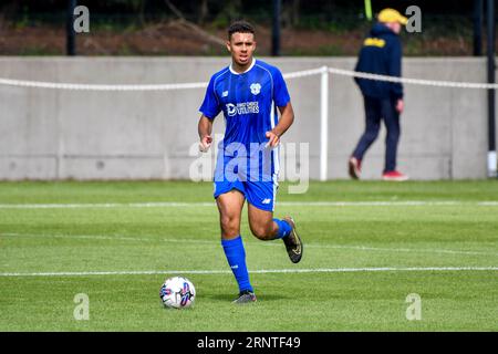 Swansea, Wales. 2. September 2023. Alyas Debono aus Cardiff City während des Spiels der U18 Professional Development League Cup zwischen Swansea City und Cardiff City an der Swansea City Academy in Swansea, Wales, UK am 2. September 2023. Quelle: Duncan Thomas/Majestic Media/Alamy Live News. Stockfoto