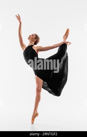 Full Shot Ballerina Performance Stockfoto