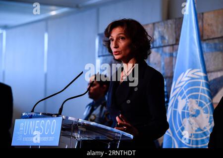 (171110) -- PARIS, 10. November 2017 -- Audrey Azoulay, ehemalige französische Kulturministerin, spricht am 10. November 2017 auf einer Pressekonferenz im Hauptquartier der Organisation der Vereinten Nationen für Bildung, Wissenschaft und Kultur (UNESCO) in Paris, Frankreich. Audrey Azoulay wurde am Freitag in Paris von der Generalkonferenz der UNESCO als neuer Generaldirektor dieser UN-Organisation genehmigt. (zf) FRANCE-PARIS-UN-UNESCO-GENERALDIREKTOR ChenxYichen PUBLICATIONxNOTxINxCHN Stockfoto