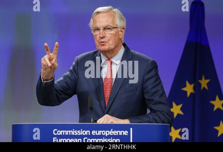 (171110) -- BRÜSSEL, 10. November 2017 -- Michel Barnier, Chefunterhändler des Brexit der Europäischen Union, spricht am Ende der sechsten Verhandlungsrunde zu den Brexit-Gesprächen vor der EU-Kommission in Brüssel, Belgien, am 10. November 2017 mit dem britischen Staatssekretär für den Austritt aus der Europäischen Union, David Davis (nicht gesehen). )(Axy) BELGIEN-BRÜSSEL-BREXIT-GESPRÄCHE-SECHSTE RUNDE-PRESSE-KONFERENZ YexPingfan PUBLICATIONxNOTxINxCHN Stockfoto