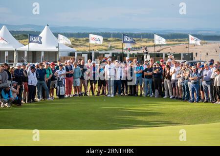 St. Andrews, Schottland. September 2023. Matthew McClean steht kurz davor, in der ersten Runde der Einzelspiele beim Walker Cup 2023 auf dem 18. Green des Old Course zu spielen. Stockfoto