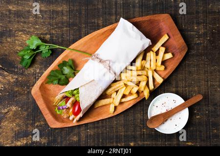 Arabisches Kebab-Sandwich mit Petersilie Stockfoto