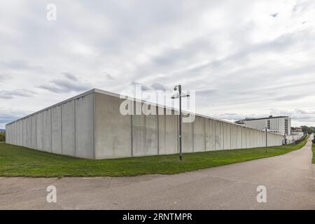 Stammheimer Gefängnis, JVA, Außenansicht des Hochsicherheitsgefängnisses mit Gefängnismauer, Stuttgart, Baden-Württemberg, Deutschland Stockfoto