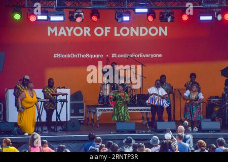 London, Großbritannien. September 2023. Alogte Oho und seine Sounds of Joy treten während Black on the Square 2023 auf, einem Event, das die Kultur und Kreativität von Black feiert. Quelle: Vuk Valcic/Alamy Live News Stockfoto