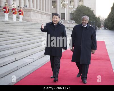 (171123) -- PEKING, 23. November 2017 -- der chinesische Präsident Xi Jinping (L) hält eine Begrüßungszeremonie für den Besuch des Präsidenten von Dschibuti, Ismail Omar Guelleh, vor ihren Gesprächen in Peking, der Hauptstadt Chinas, am 23. November 2017 ab. ) (dhf) CHINA-PEKING-XI JINPING-DSCHIBUTI-PRESIDENT-TALKS (CN) LixXueren PUBLICATIONxNOTxINxCHN Stockfoto