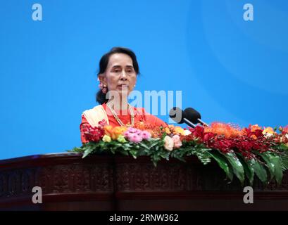 (171201) -- PEKING, 1. Dezember 2017 -- Myanmar State Counselor Aung San Suu Kyi spricht auf der ersten Plenartagung der Kommunistischen Partei Chinas (KPC) im Dialog mit den Weltparteien Hochrangigen Treffen in Peking, Hauptstadt Chinas, am 1. Dezember 2017. )(MCG) CHINA-BEIJING-CPC-WORLD POLITICAL PARTIES-DIALOG-PLENARTAGUNG (CN) LIUXWEIBING PUBLICATIONXNOTXINXCHN Stockfoto