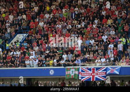 London, Großbritannien. September 2023. Notts Forest Fans während des Spiels Chelsea vs Nottingham Forest Premier League in Stamford Bridge London Credit: MARTIN DALTON/Alamy Live News Stockfoto