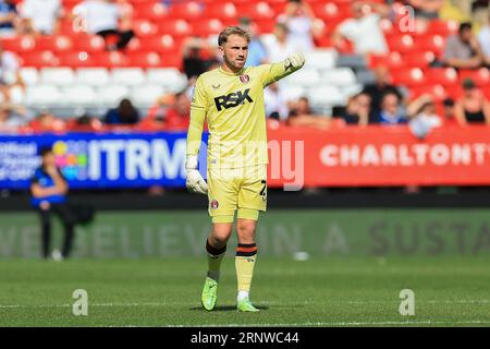 London, Großbritannien. September 2023. Charlton Athletic Torhüter Harvey Isted (21) Gesten während des Charlton Athletic FC vs Fleetwood Town FC Sky Bet EFL League One Match im Valley, London, Großbritannien am 2. September 2023 Credit: Every Second Media/Alamy Live News Stockfoto