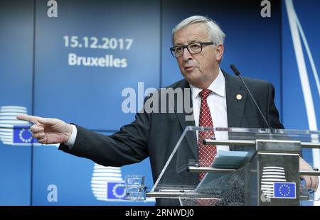 (171215) -- BRÜSSEL, 15. Dezember 2017 -- der Präsident der Europäischen Kommission Jean-Claude Juncker spricht während einer Pressekonferenz nach einem EU-Gipfel am 15. Dezember 2017 in Brüssel, Belgien. Die Staats- und Regierungschefs der 27 Mitglieder der Europäischen Union (EU), die sich hier zum Winter-EU-Gipfel versammelt haben, haben den Beginn der zweiten Phase der Brexit-Gespräche gebilligt, sagte Präsident Donald Tusk vom Europäischen Rat am Freitag. )(zf) BELGIEN-BRÜSSEL-EU-GIPFEL YexPingfan PUBLICATIONxNOTxINxCHN Stockfoto