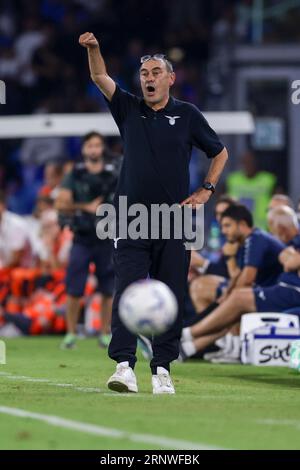 Latios italienischer Trainer Maurizio Sarri gesticulate während des Fußballspiels der Serie A zwischen SSC Napoli und SS Lazio. Stockfoto