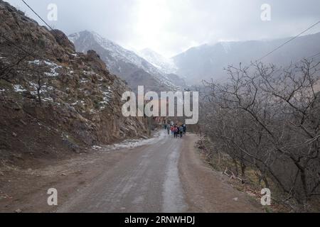 Imlil, Marokko - 22. Februar 2023: Landschaften des Atlasgebirges in der Nähe des Mount Toubkal Stockfoto