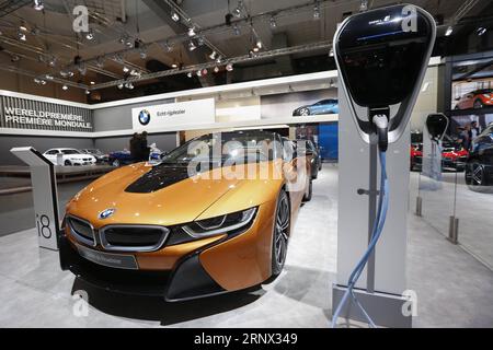 (180110) -- BRÜSSEL, 10. Januar 2018 -- Foto aufgenommen am 10. Januar 2018 zeigt den BMW i8 während des Medientages der 96. Europäischen Automobilausstellung in Brüssel, Belgien. ) (lrz) BELGIEN-BRÜSSEL-EUROPÄISCHE AUTOMOBILAUSSTELLUNG YexPingfan PUBLICATIONxNOTxINxCHN Stockfoto