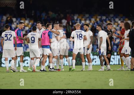 Neapel, Italien. September 2023. Lazio-Spieler feiern am Ende des Fußballspiels der Serie A zwischen SSC Napoli und SS Lazio im Diego Armando Maradona Stadion in Neapel (Italien), 2. September 2023. Quelle: Insidefoto di andrea staccioli/Alamy Live News Stockfoto