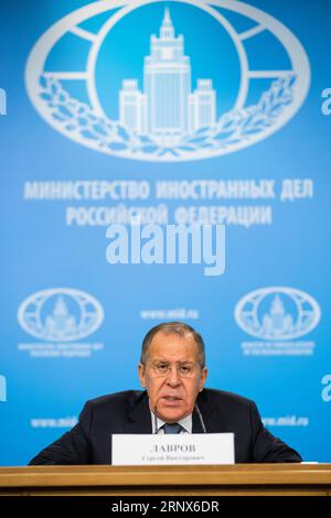 (180115) -- MOSKAU, 15. Januar 2018 -- der russische Außenminister Sergej Lawrow hält am 15. Januar 2018 die jährliche Pressekonferenz in Moskau, Russland, ab. ) (zcc) RUSSLAND-MOSKAU-JÄHRLICHE PRESSEKONFERENZ-LAWROW WuxZhuang PUBLICATIONxNOTxINxCHN Stockfoto