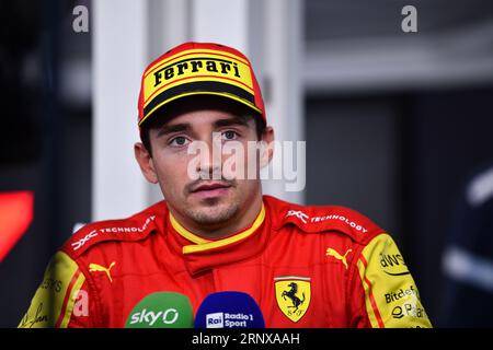 Monza, Mezzolombardo, Italien. September 2023. Der monegassische Fahrer Charles Leclerc ( Scuderia Ferrari) wird nach der Qualifikationsrunde des FIA Formel 1 Grand Prix in Italien auf dem Monza Circuit in Monza, Italien, gesehen (Bild: © Daisy Facinelli/ZUMA Press Wire) NUR REDAKTIONELL! Nicht für kommerzielle ZWECKE! Stockfoto